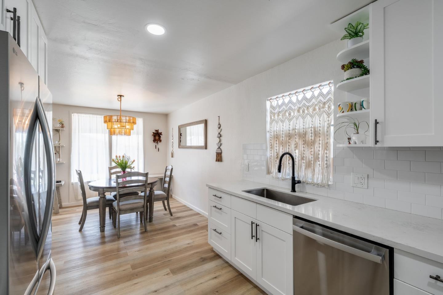 Detail Gallery Image 5 of 31 For 1324 Peralta Rd, Pacifica,  CA 94044 - 3 Beds | 2 Baths
