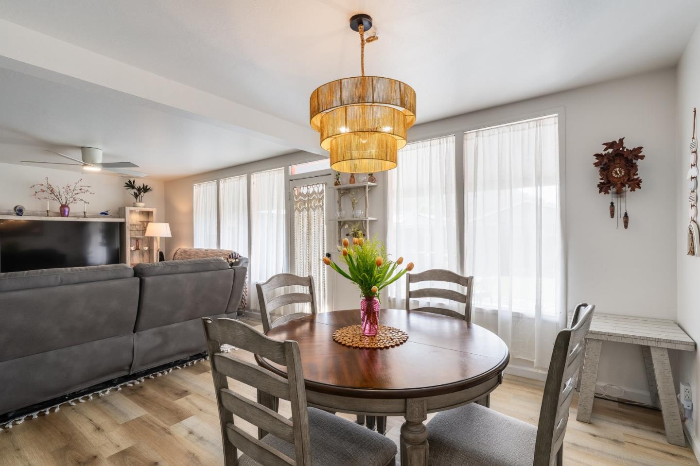 Detail Gallery Image 6 of 31 For 1324 Peralta Rd, Pacifica,  CA 94044 - 3 Beds | 2 Baths