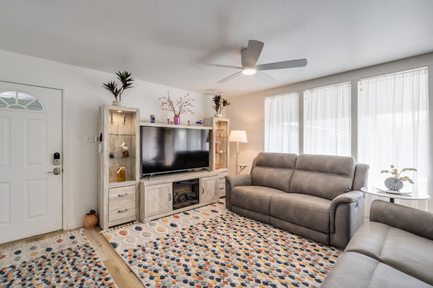 Detail Gallery Image 7 of 31 For 1324 Peralta Rd, Pacifica,  CA 94044 - 3 Beds | 2 Baths