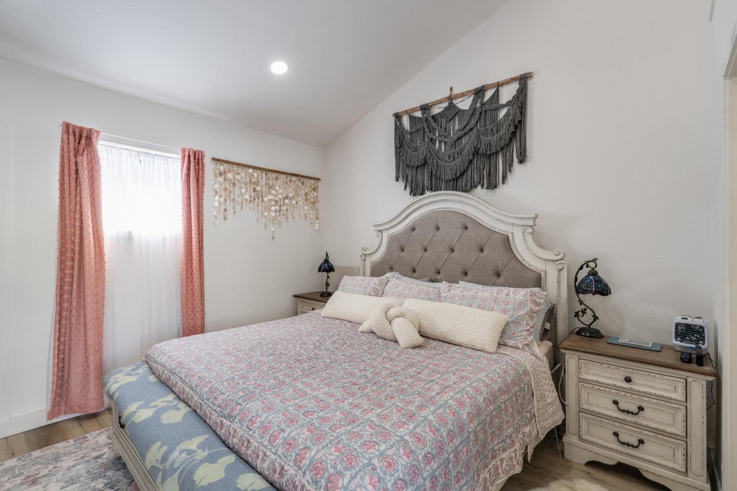 Detail Gallery Image 8 of 31 For 1324 Peralta Rd, Pacifica,  CA 94044 - 3 Beds | 2 Baths