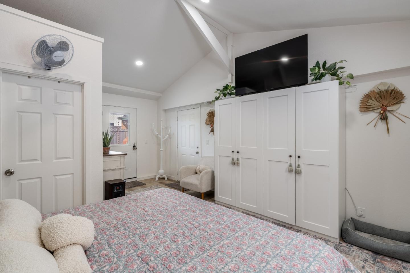 Detail Gallery Image 9 of 31 For 1324 Peralta Rd, Pacifica,  CA 94044 - 3 Beds | 2 Baths