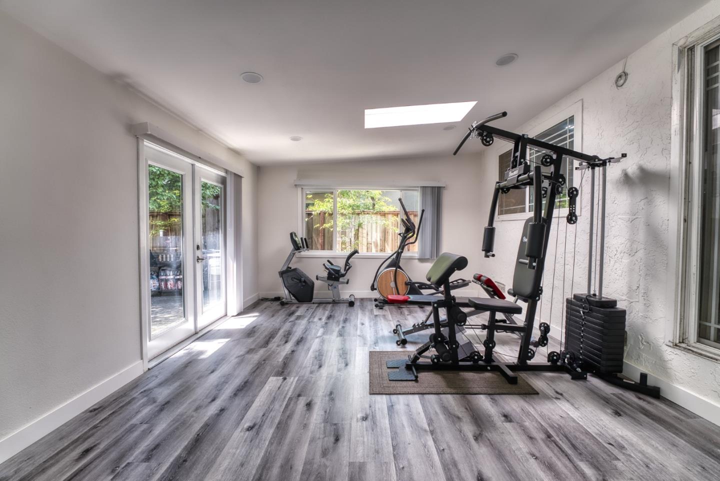 Detail Gallery Image 5 of 27 For 5475 Century Park Way, San Jose,  CA 95111 - 4 Beds | 2 Baths