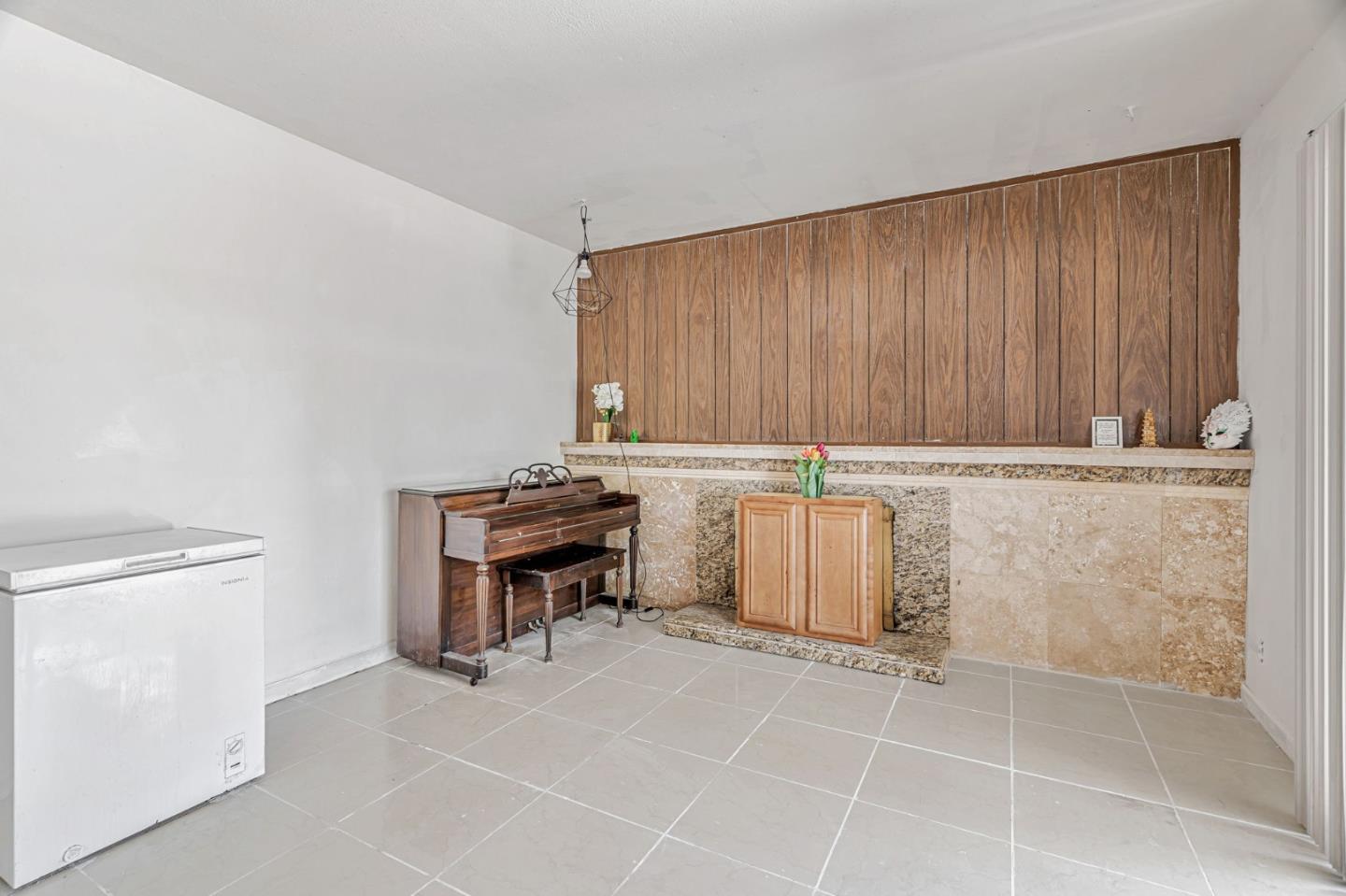 Detail Gallery Image 14 of 29 For 4763 Plainfield Dr, San Jose,  CA 95111 - 4 Beds | 2 Baths
