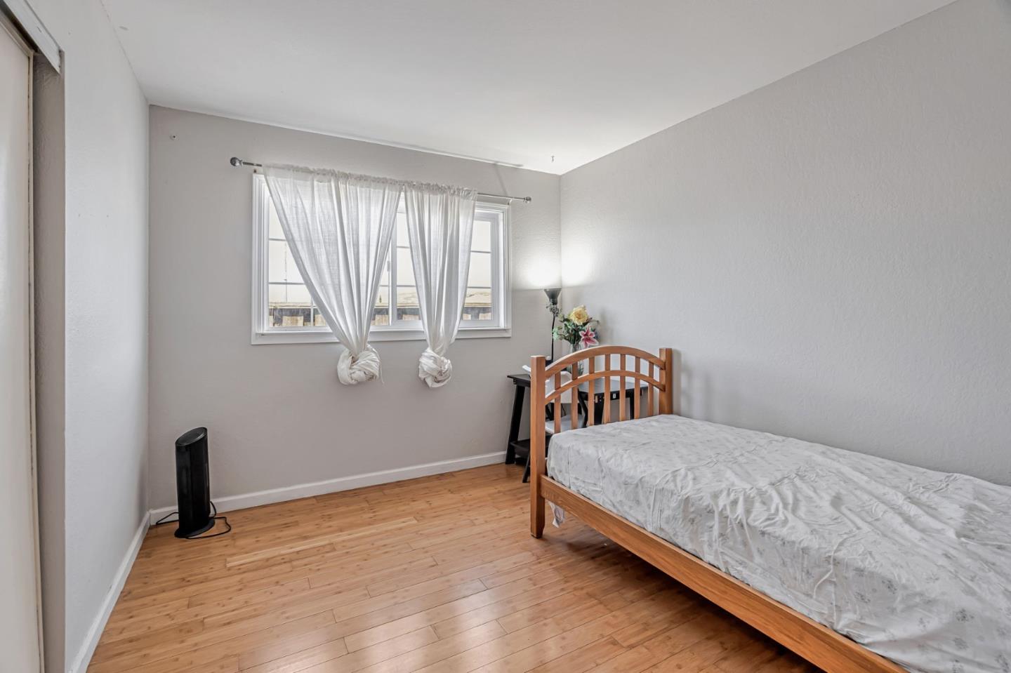 Detail Gallery Image 16 of 29 For 4763 Plainfield Dr, San Jose,  CA 95111 - 4 Beds | 2 Baths