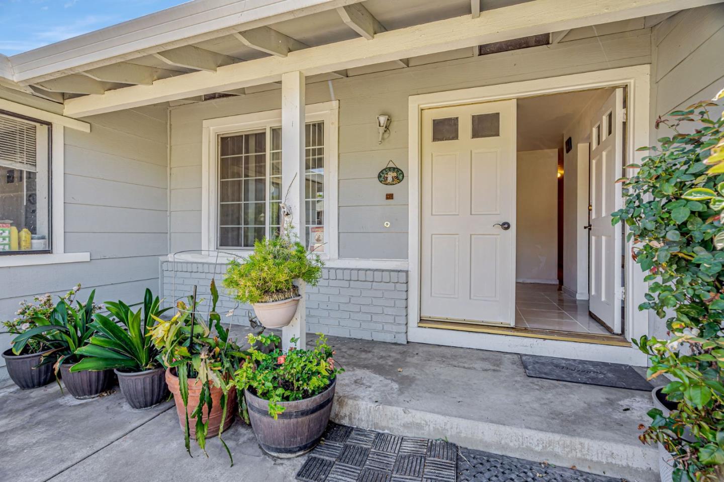 Detail Gallery Image 3 of 29 For 4763 Plainfield Dr, San Jose,  CA 95111 - 4 Beds | 2 Baths