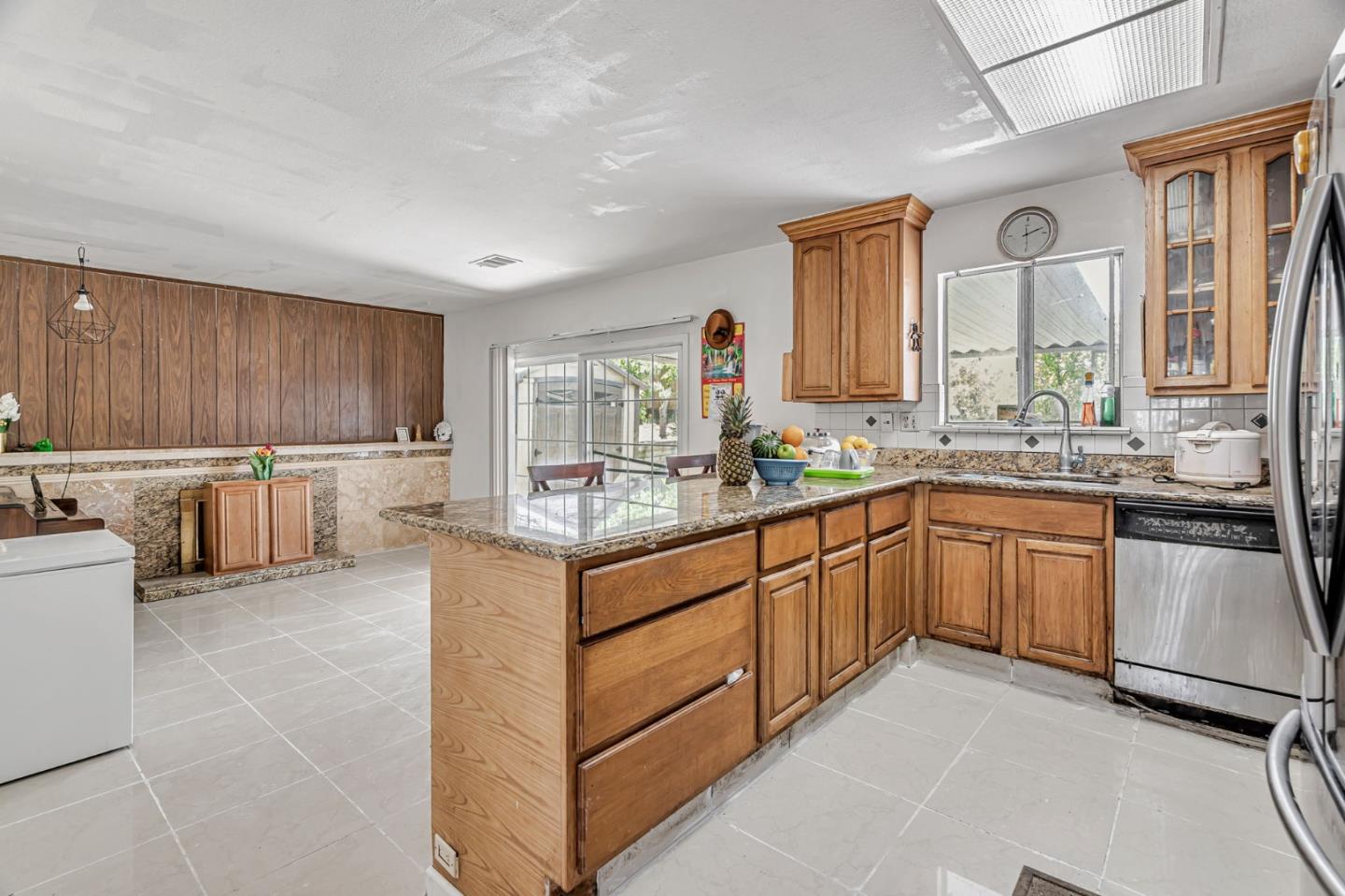 Detail Gallery Image 8 of 29 For 4763 Plainfield Dr, San Jose,  CA 95111 - 4 Beds | 2 Baths