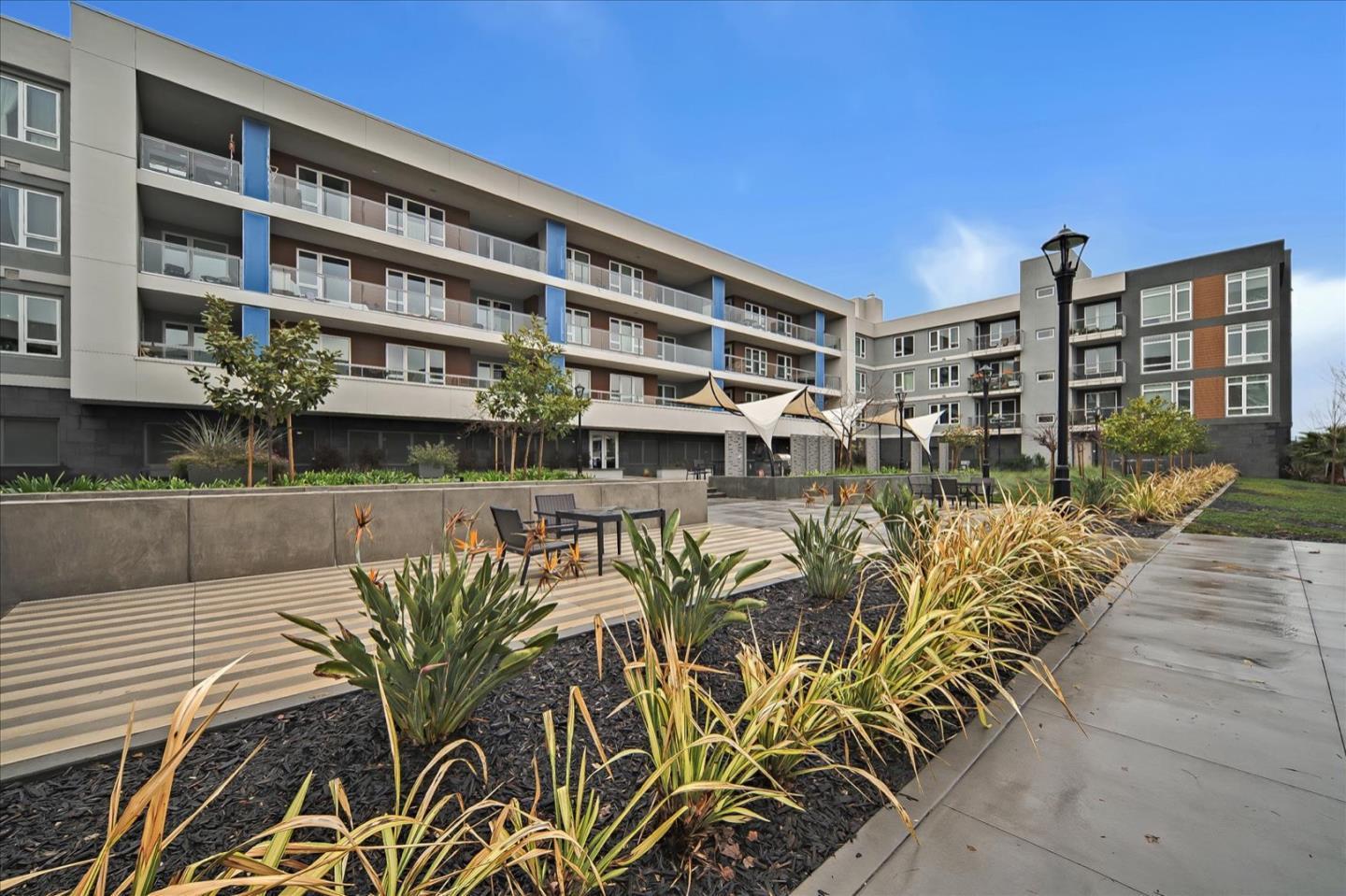 Detail Gallery Image 2 of 44 For 5933 Sunstone Dr #219,  San Jose,  CA 95123 - 2 Beds | 2 Baths