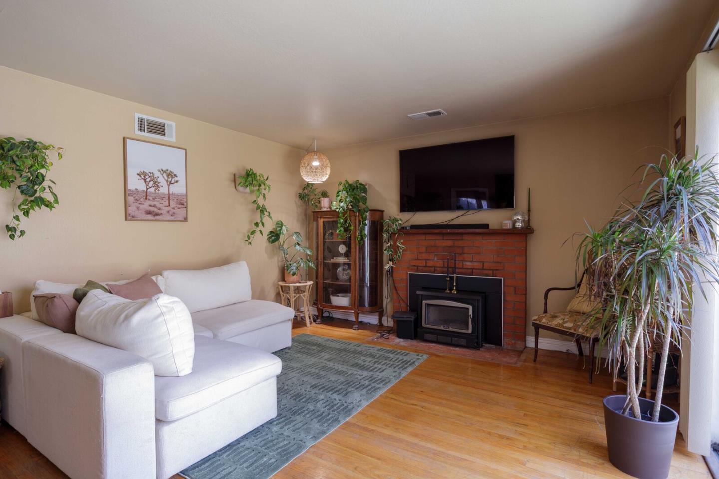 Detail Gallery Image 17 of 55 For 8421 Wayland Ln, Gilroy,  CA 95020 - 3 Beds | 2 Baths