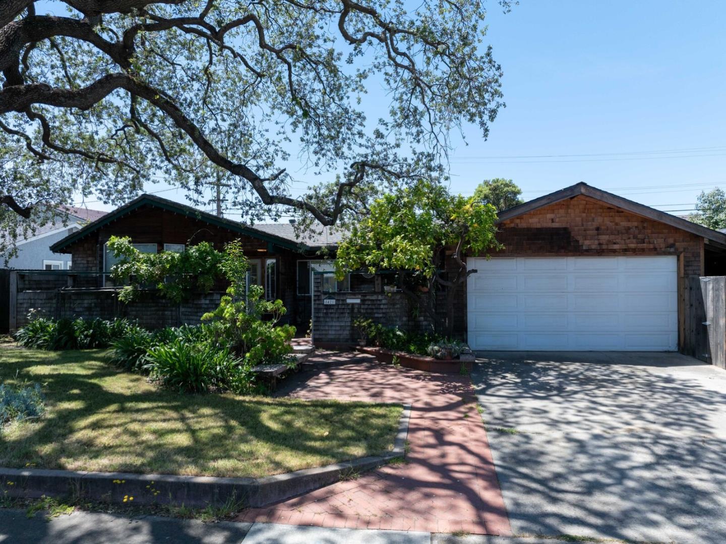 Detail Gallery Image 2 of 55 For 8421 Wayland Ln, Gilroy,  CA 95020 - 3 Beds | 2 Baths