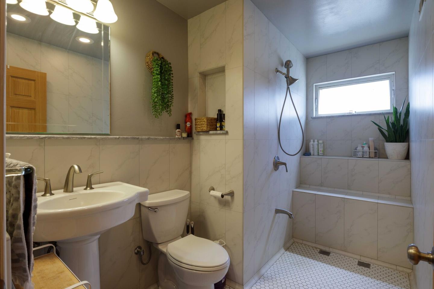 Detail Gallery Image 27 of 55 For 8421 Wayland Ln, Gilroy,  CA 95020 - 3 Beds | 2 Baths