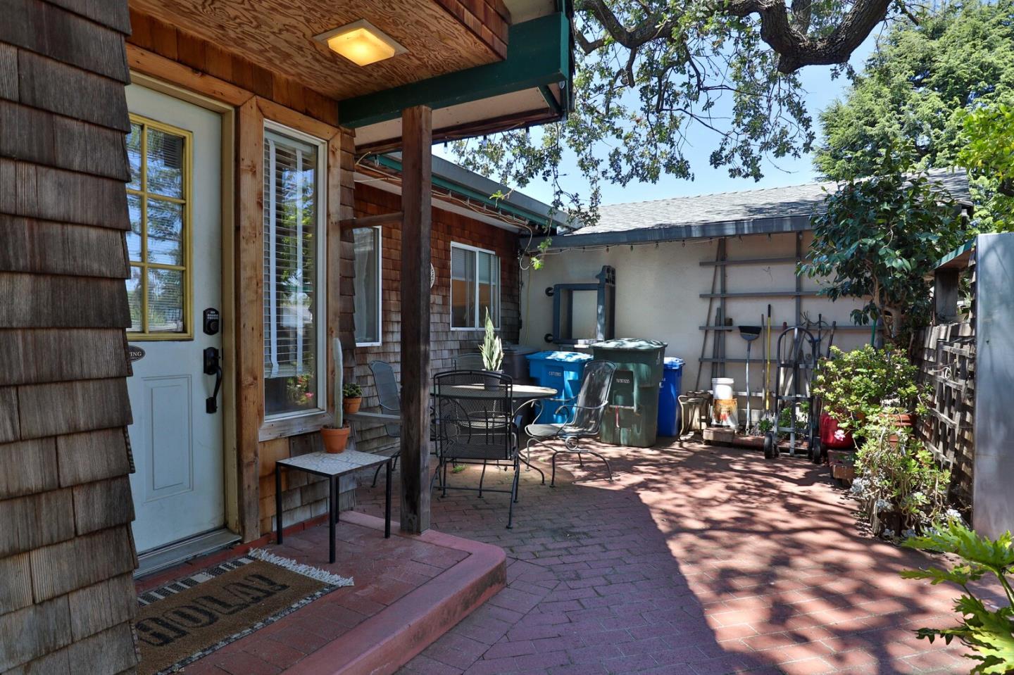 Detail Gallery Image 3 of 55 For 8421 Wayland Ln, Gilroy,  CA 95020 - 3 Beds | 2 Baths