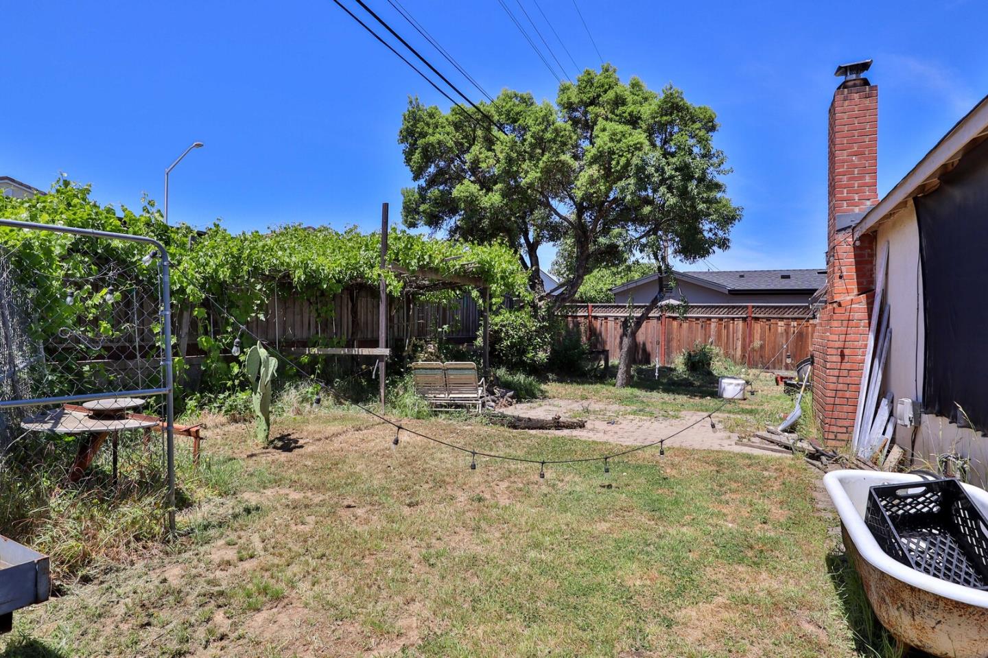 Detail Gallery Image 32 of 55 For 8421 Wayland Ln, Gilroy,  CA 95020 - 3 Beds | 2 Baths