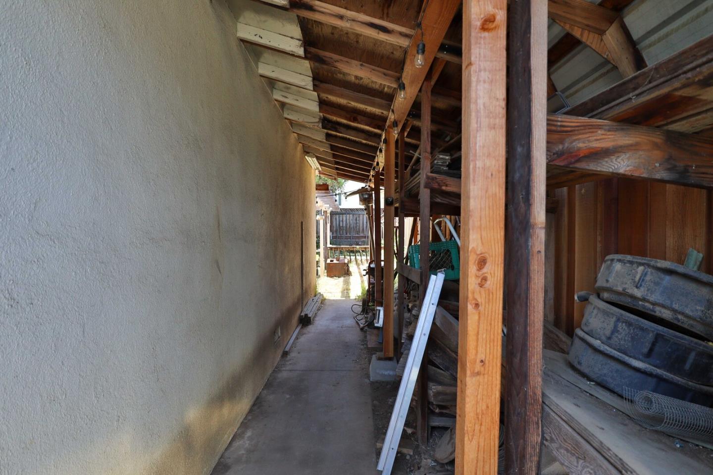 Detail Gallery Image 33 of 55 For 8421 Wayland Ln, Gilroy,  CA 95020 - 3 Beds | 2 Baths