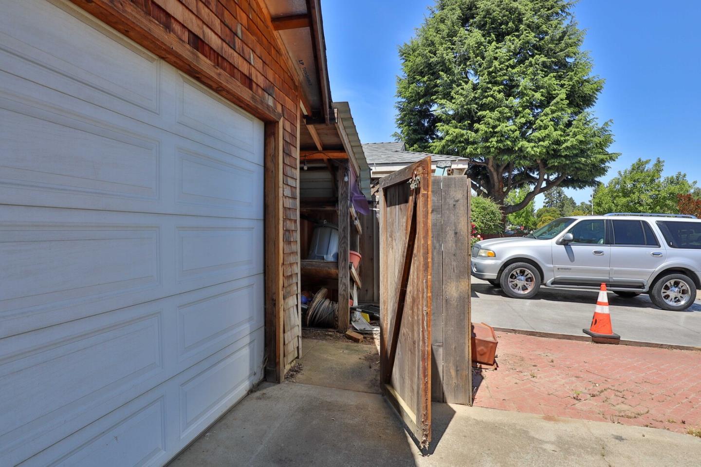 Detail Gallery Image 34 of 55 For 8421 Wayland Ln, Gilroy,  CA 95020 - 3 Beds | 2 Baths
