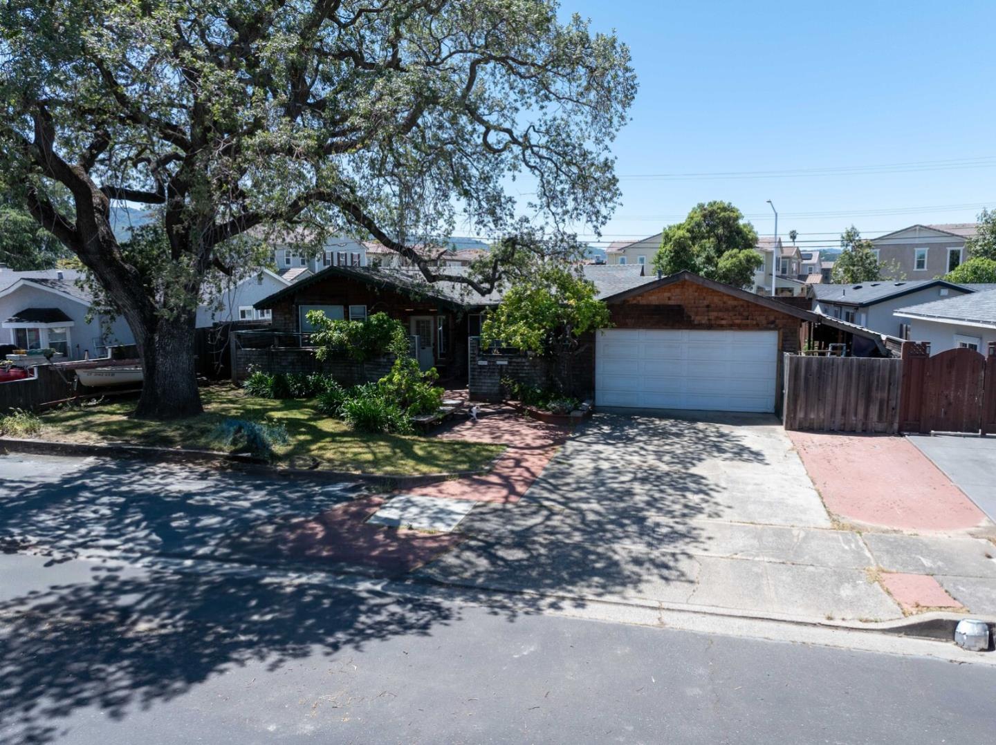 Detail Gallery Image 38 of 55 For 8421 Wayland Ln, Gilroy,  CA 95020 - 3 Beds | 2 Baths