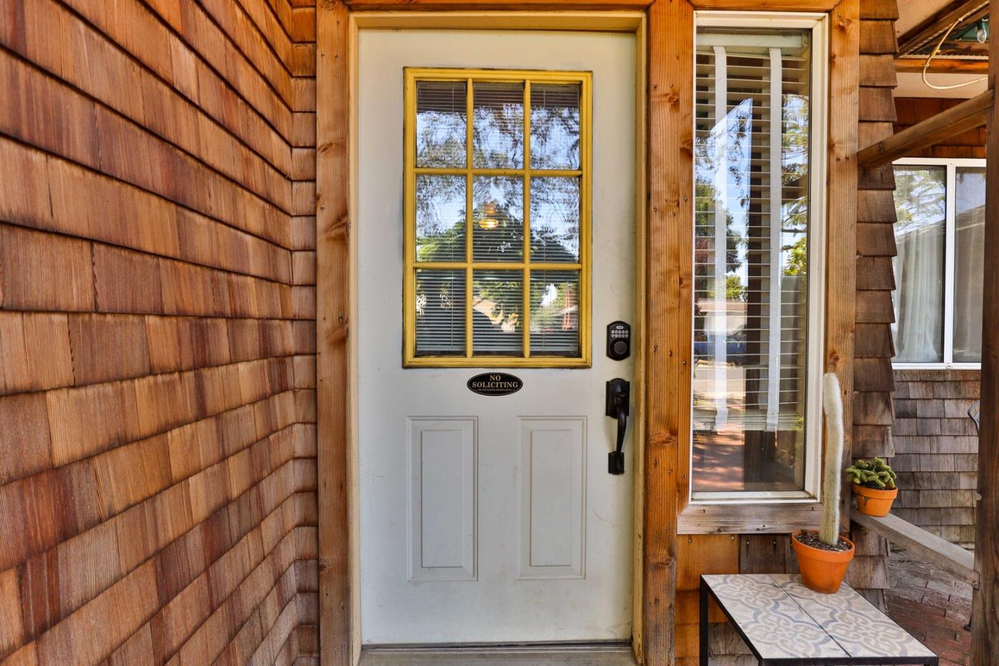 Detail Gallery Image 5 of 55 For 8421 Wayland Ln, Gilroy,  CA 95020 - 3 Beds | 2 Baths