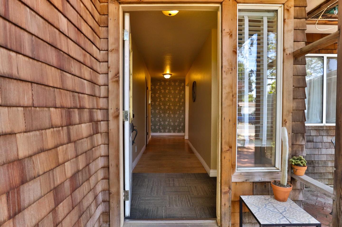 Detail Gallery Image 6 of 55 For 8421 Wayland Ln, Gilroy,  CA 95020 - 3 Beds | 2 Baths
