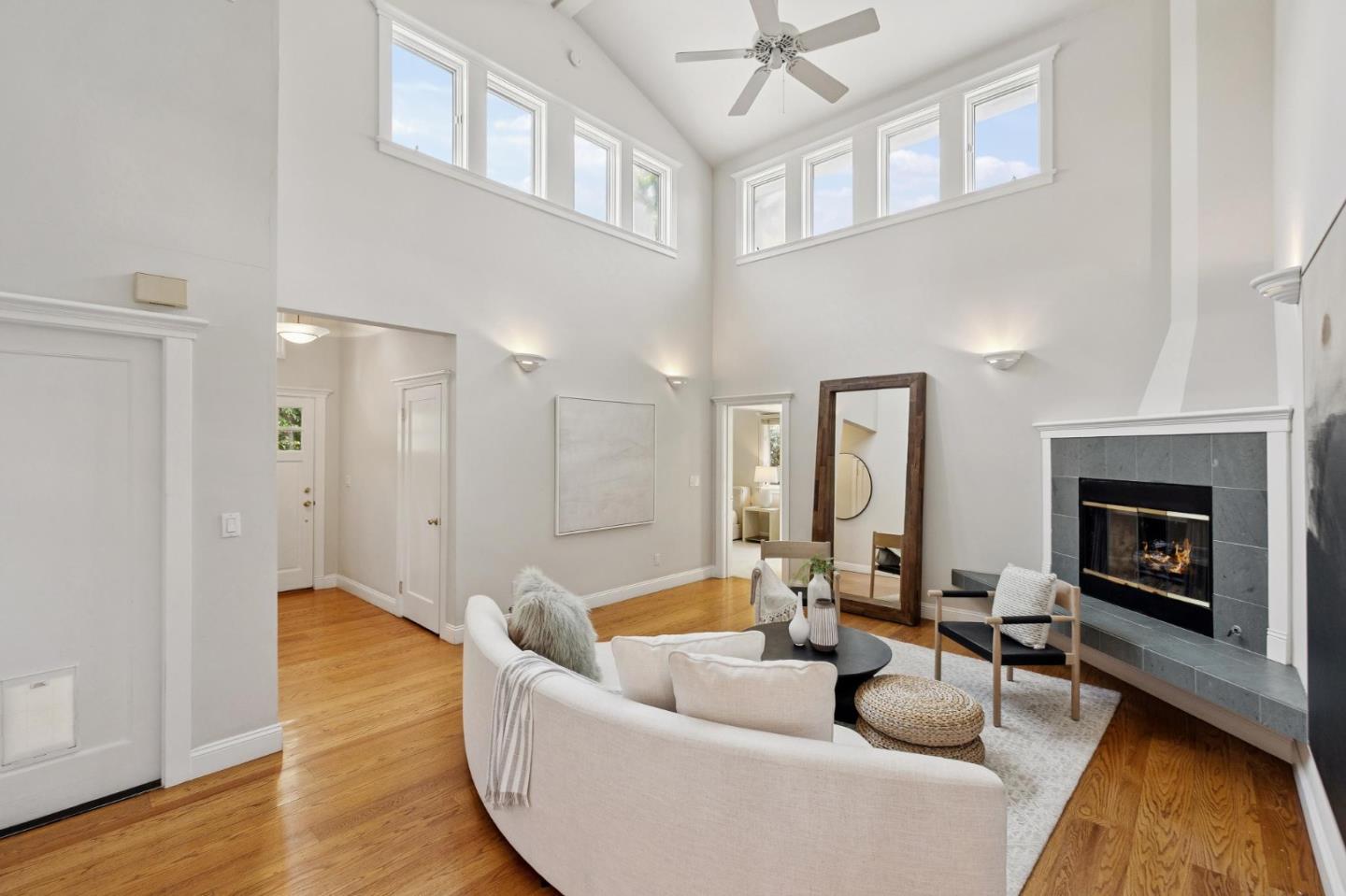 Detail Gallery Image 5 of 22 For 227 Santa Margarita Ave, Menlo Park,  CA 94025 - 3 Beds | 2 Baths