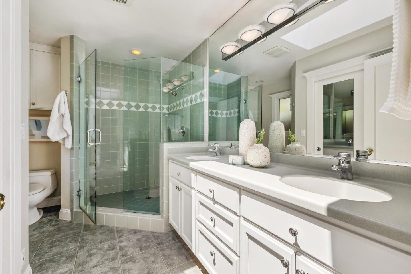 Detail Gallery Image 9 of 22 For 227 Santa Margarita Ave, Menlo Park,  CA 94025 - 3 Beds | 2 Baths