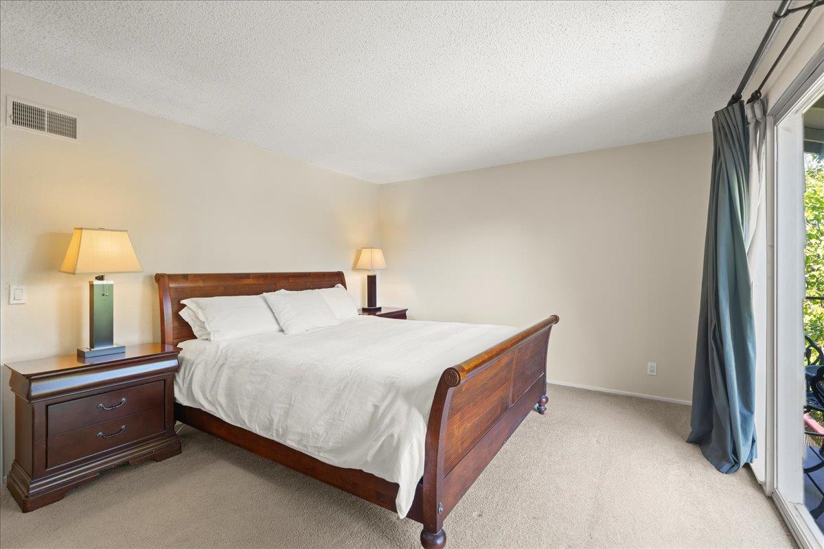 Detail Gallery Image 13 of 40 For 878 Hillcrest Dr, Redwood City,  CA 94062 - 5 Beds | 4 Baths