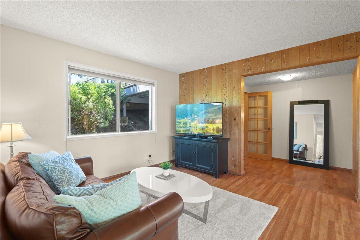 Detail Gallery Image 18 of 40 For 878 Hillcrest Dr, Redwood City,  CA 94062 - 5 Beds | 4 Baths