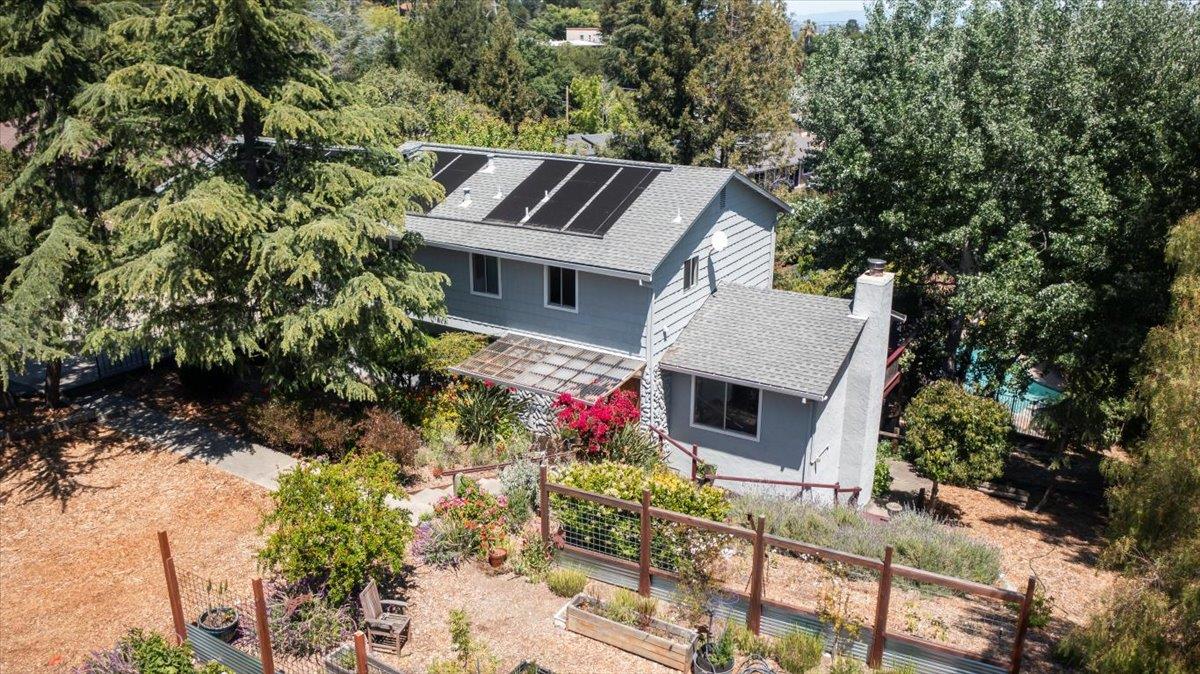 Detail Gallery Image 2 of 40 For 878 Hillcrest Dr, Redwood City,  CA 94062 - 5 Beds | 4 Baths