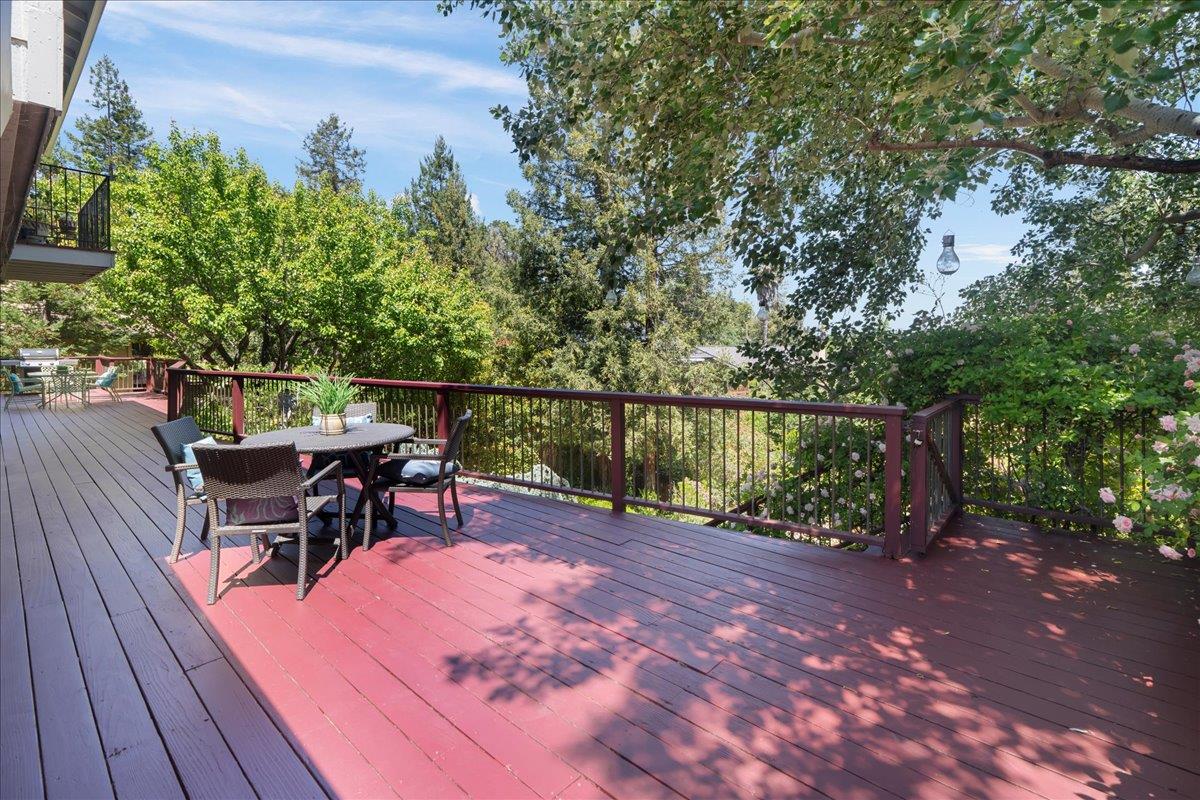 Detail Gallery Image 24 of 40 For 878 Hillcrest Dr, Redwood City,  CA 94062 - 5 Beds | 4 Baths