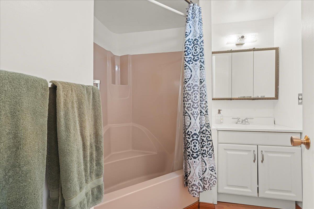 Detail Gallery Image 30 of 40 For 878 Hillcrest Dr, Redwood City,  CA 94062 - 5 Beds | 4 Baths