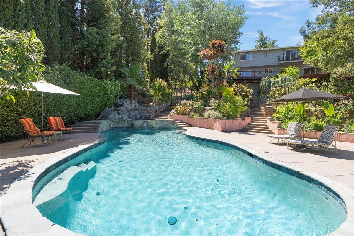 Detail Gallery Image 32 of 40 For 878 Hillcrest Dr, Redwood City,  CA 94062 - 5 Beds | 4 Baths