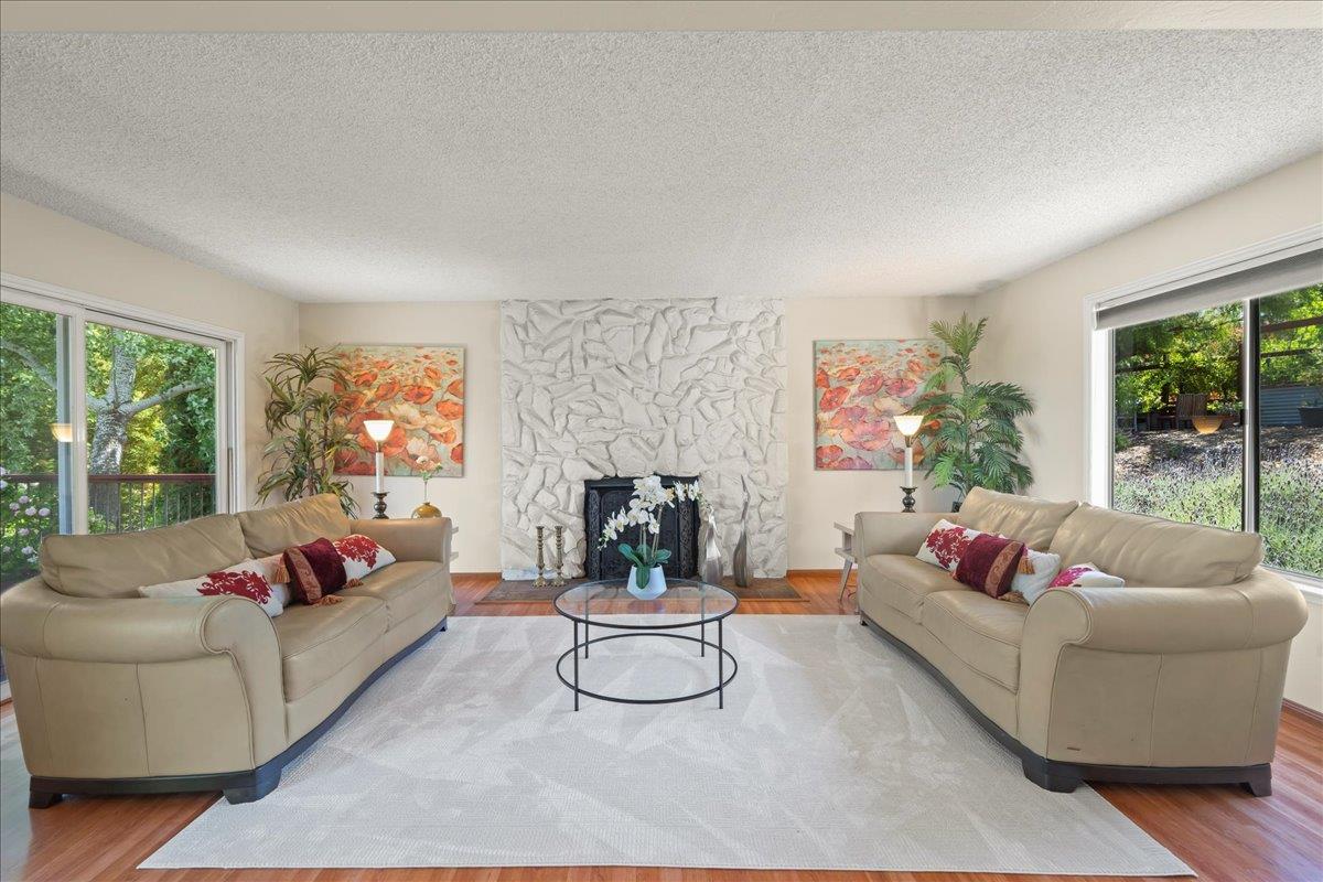 Detail Gallery Image 8 of 40 For 878 Hillcrest Dr, Redwood City,  CA 94062 - 5 Beds | 4 Baths