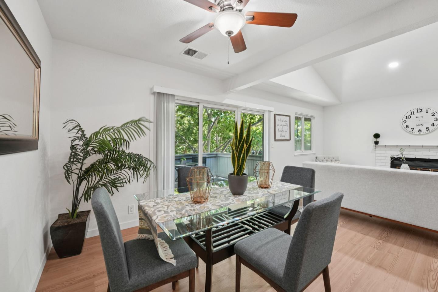 Detail Gallery Image 12 of 49 For 1409 La Terrace Cir, San Jose,  CA 95123 - 2 Beds | 1 Baths