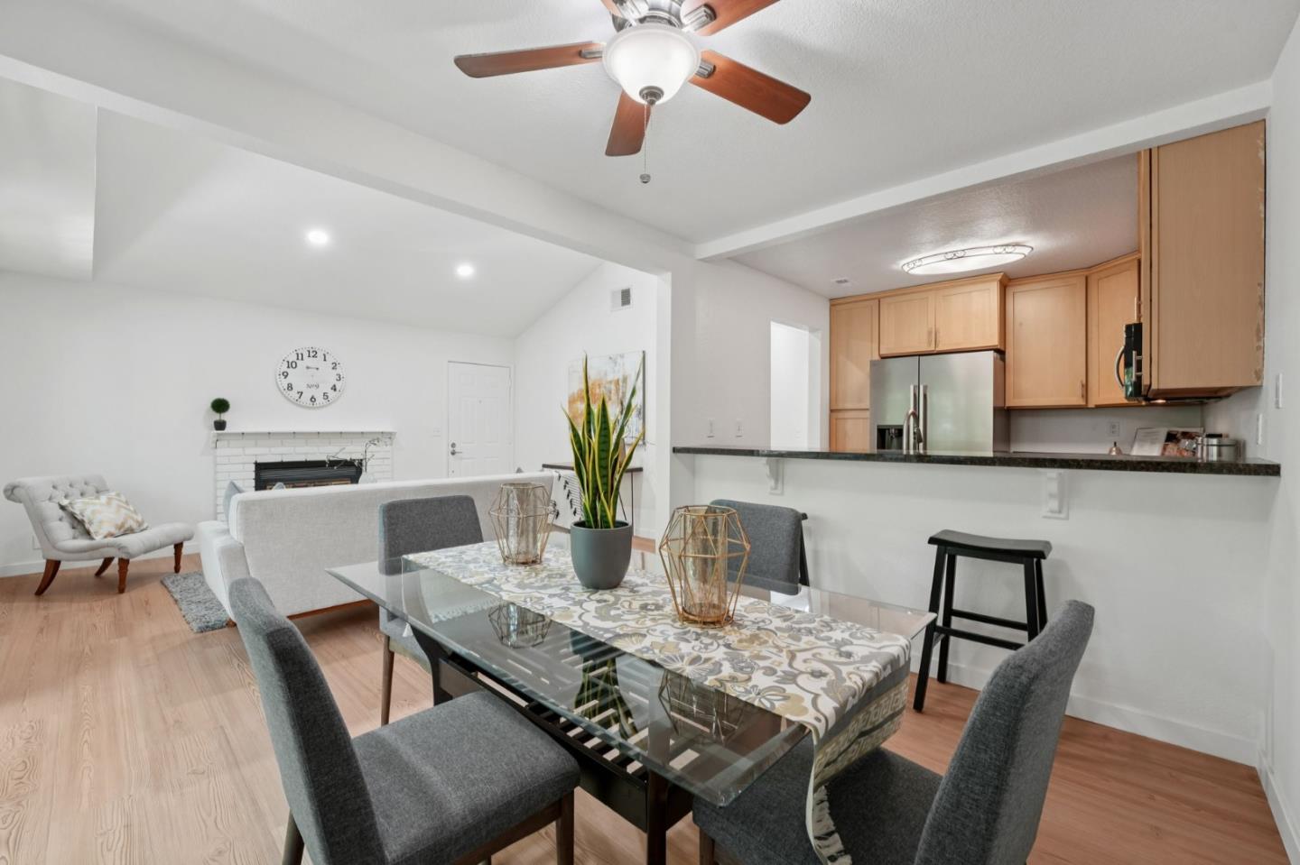 Detail Gallery Image 15 of 49 For 1409 La Terrace Cir, San Jose,  CA 95123 - 2 Beds | 1 Baths