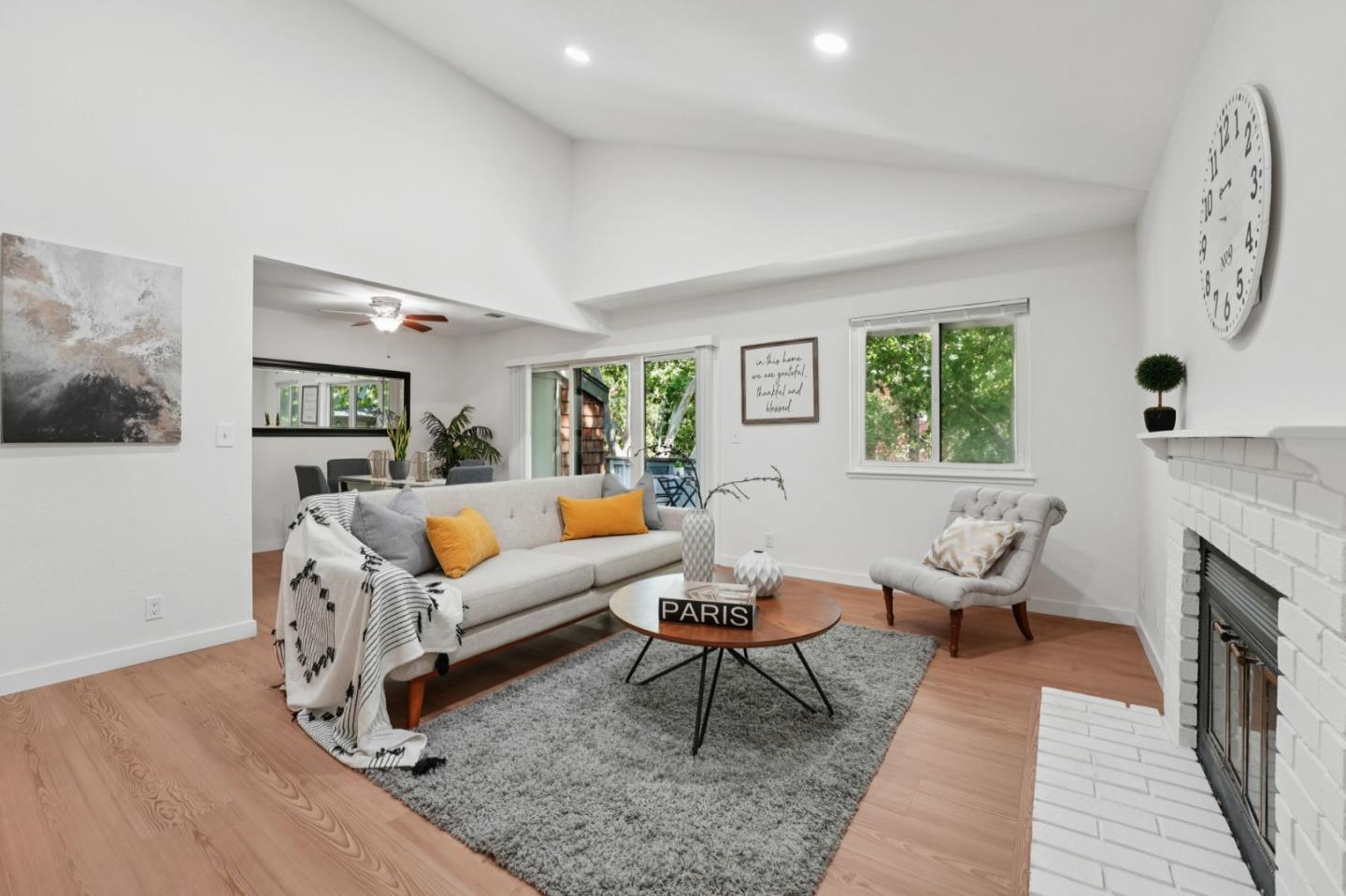 Detail Gallery Image 3 of 49 For 1409 La Terrace Cir, San Jose,  CA 95123 - 2 Beds | 1 Baths