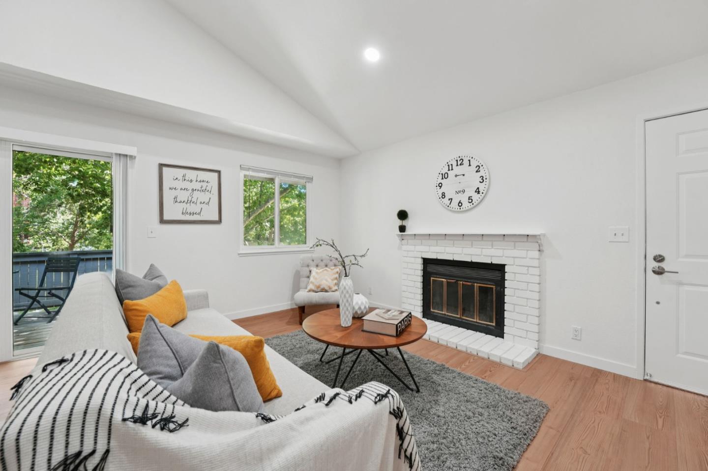 Detail Gallery Image 5 of 49 For 1409 La Terrace Cir, San Jose,  CA 95123 - 2 Beds | 1 Baths