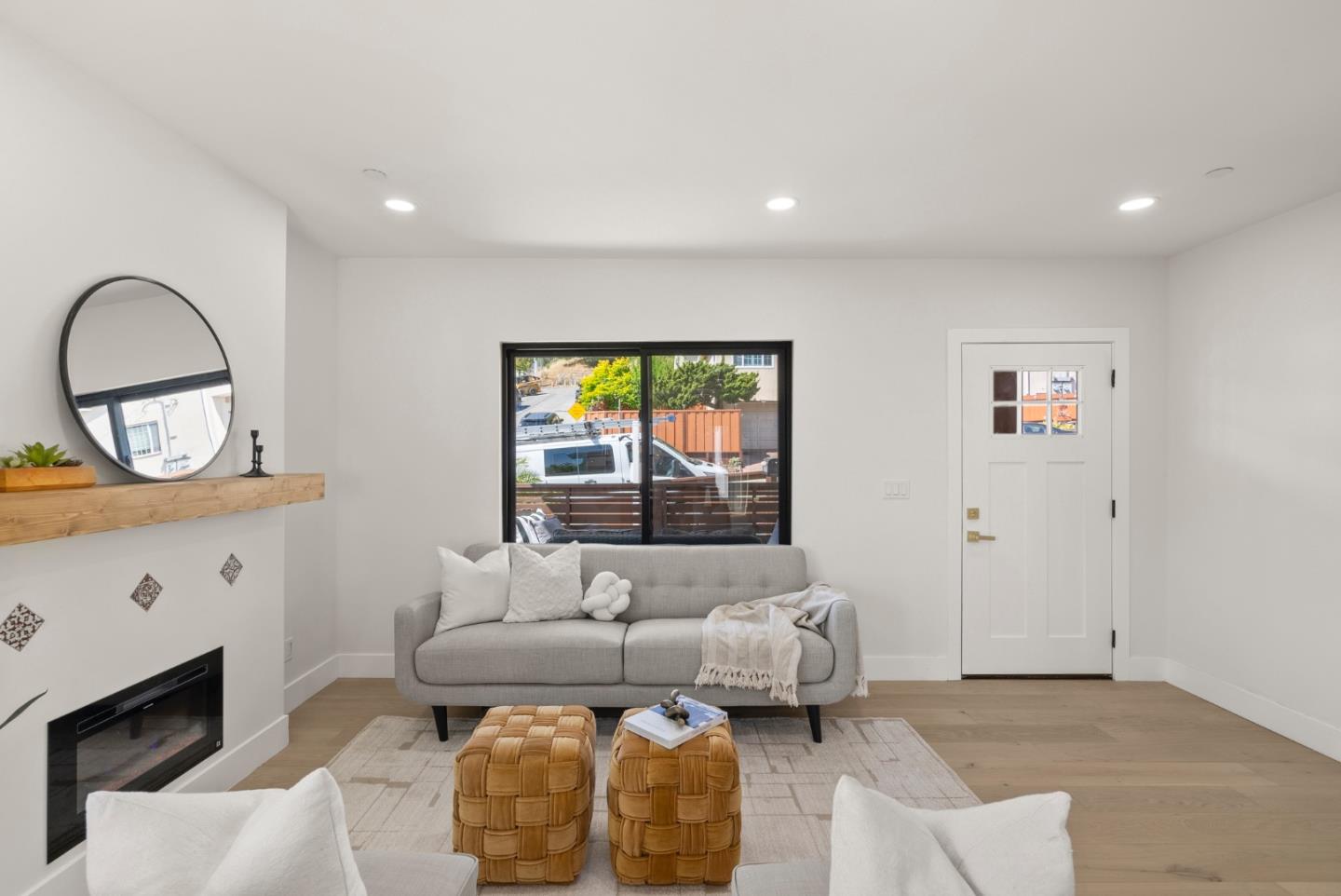 Detail Gallery Image 10 of 53 For 895 Laurel Ave, Belmont,  CA 94002 - 4 Beds | 3 Baths