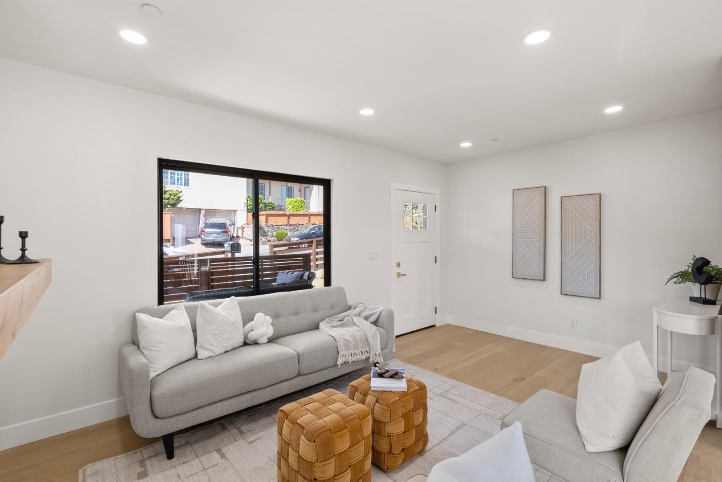 Detail Gallery Image 11 of 53 For 895 Laurel Ave, Belmont,  CA 94002 - 4 Beds | 3 Baths
