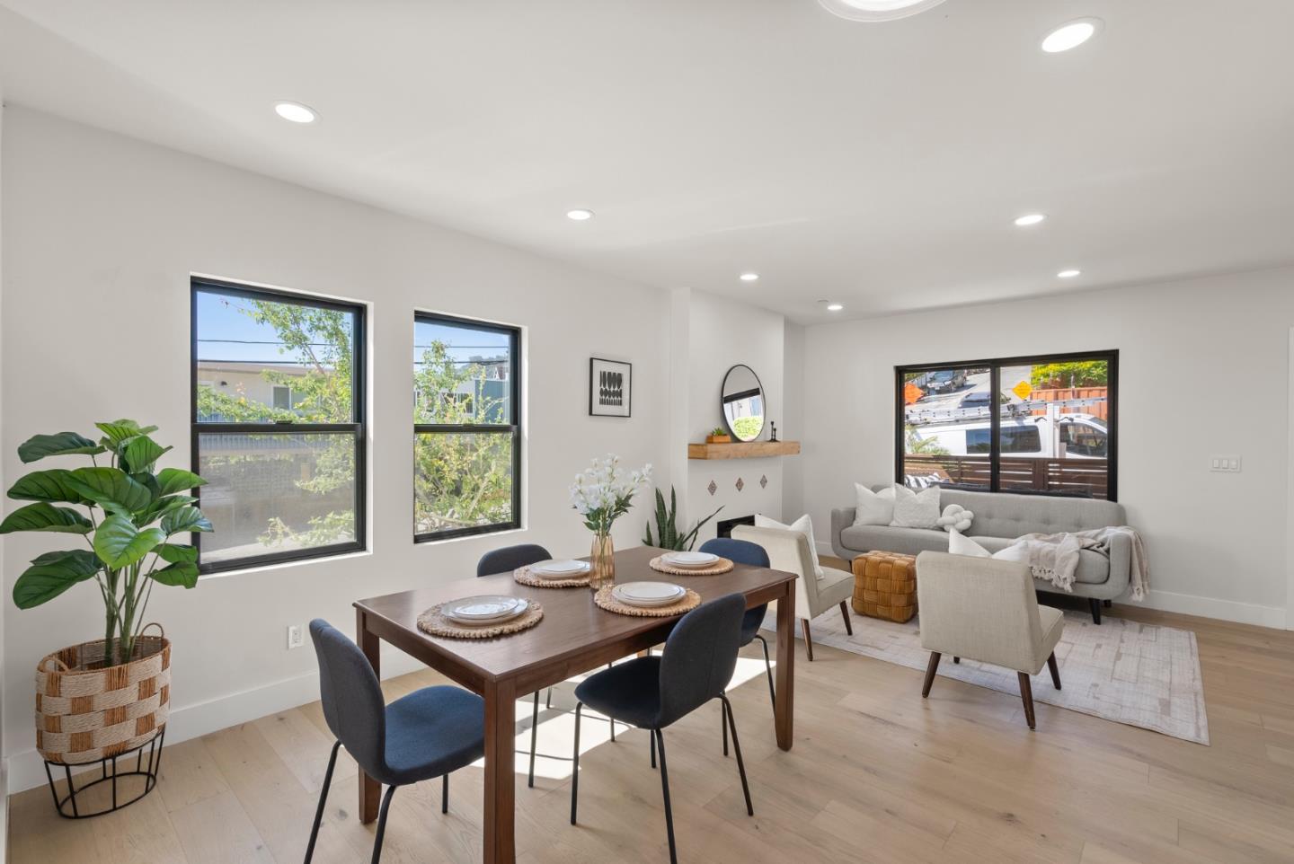 Detail Gallery Image 15 of 53 For 895 Laurel Ave, Belmont,  CA 94002 - 4 Beds | 3 Baths