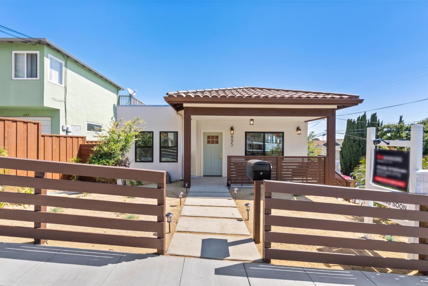 Detail Gallery Image 2 of 53 For 895 Laurel Ave, Belmont,  CA 94002 - 4 Beds | 3 Baths