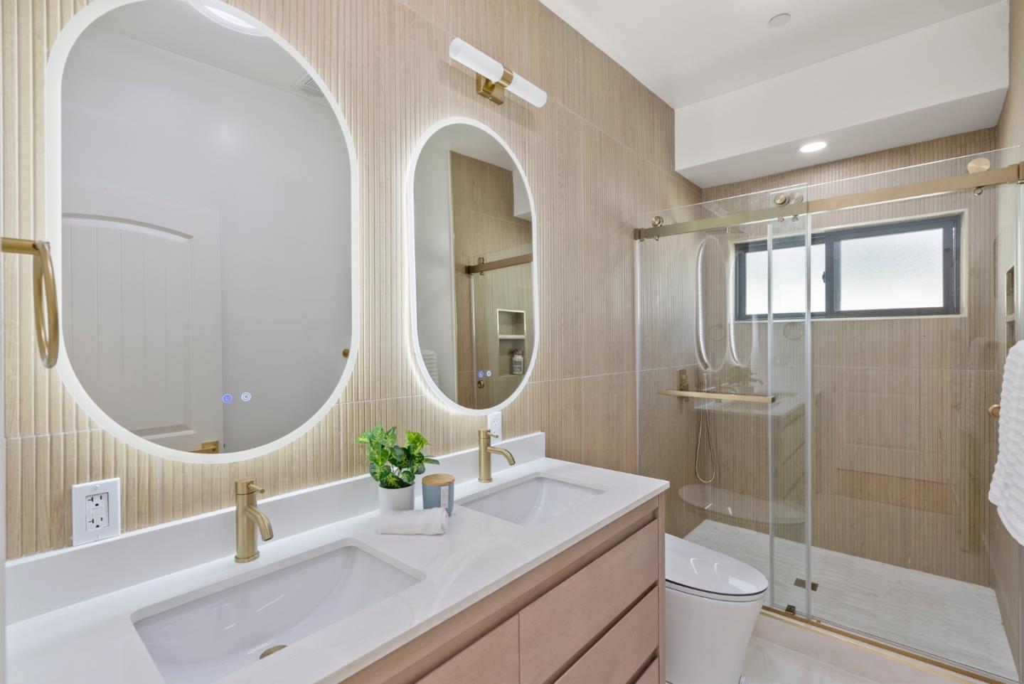 Detail Gallery Image 34 of 53 For 895 Laurel Ave, Belmont,  CA 94002 - 4 Beds | 3 Baths