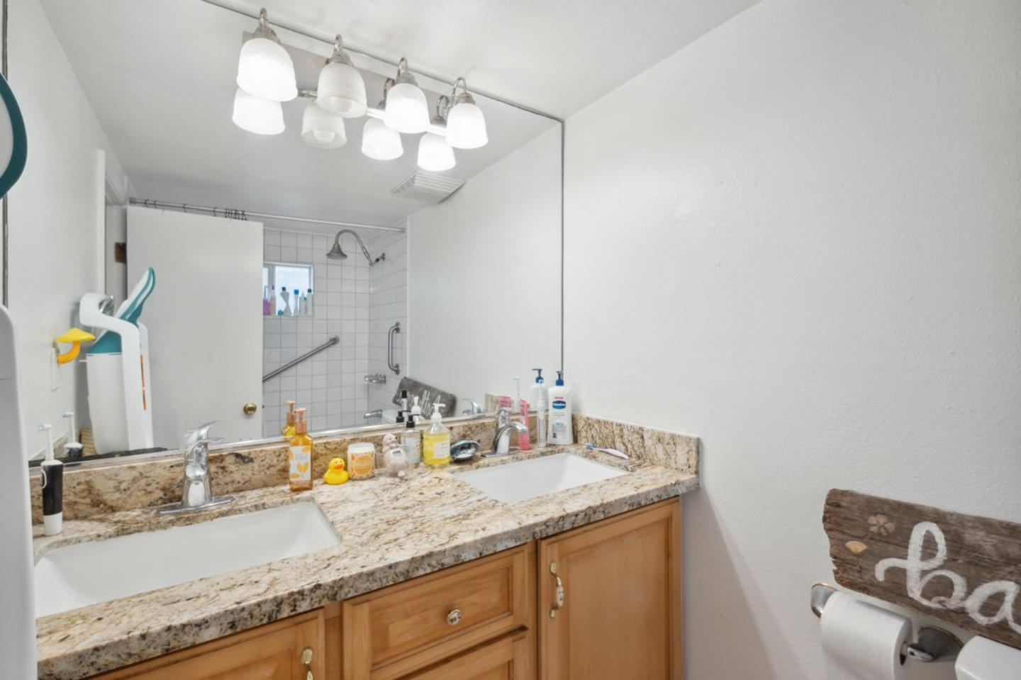 Detail Gallery Image 12 of 45 For 552 14th Ave, Santa Cruz,  CA 95062 - 4 Beds | 3 Baths