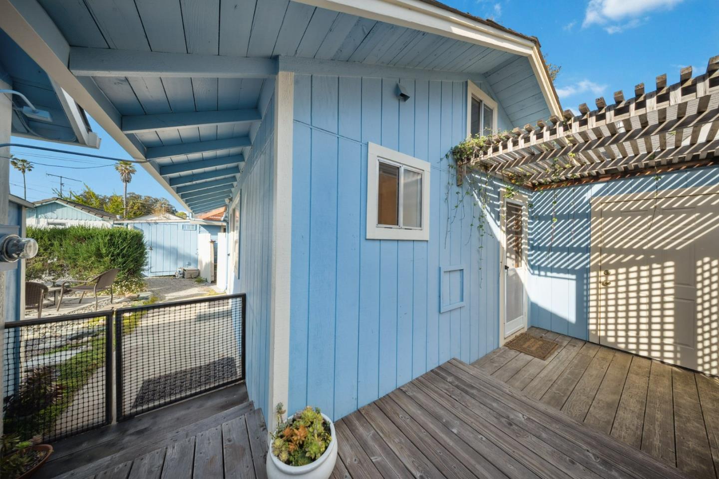 Detail Gallery Image 28 of 45 For 552 14th Ave, Santa Cruz,  CA 95062 - 4 Beds | 3 Baths