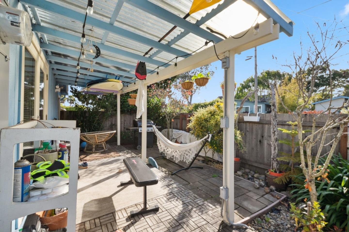 Detail Gallery Image 4 of 45 For 552 14th Ave, Santa Cruz,  CA 95062 - 4 Beds | 3 Baths