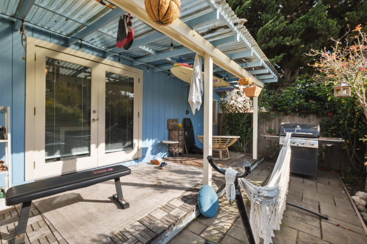 Detail Gallery Image 5 of 45 For 552 14th Ave, Santa Cruz,  CA 95062 - 4 Beds | 3 Baths