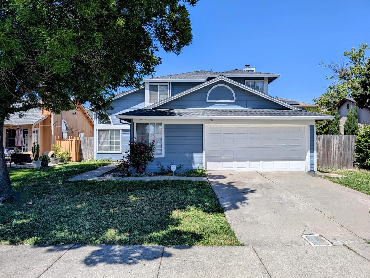 Detail Gallery Image 1 of 12 For 1507 Capitol Cir, Stockton,  CA 95206 - 4 Beds | 2/1 Baths
