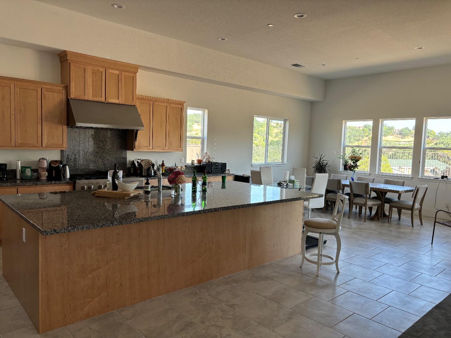 Detail Gallery Image 3 of 4 For 913 Rustic Elm Ct, Rocklin,  CA 95765 - 4 Beds | 3/1 Baths