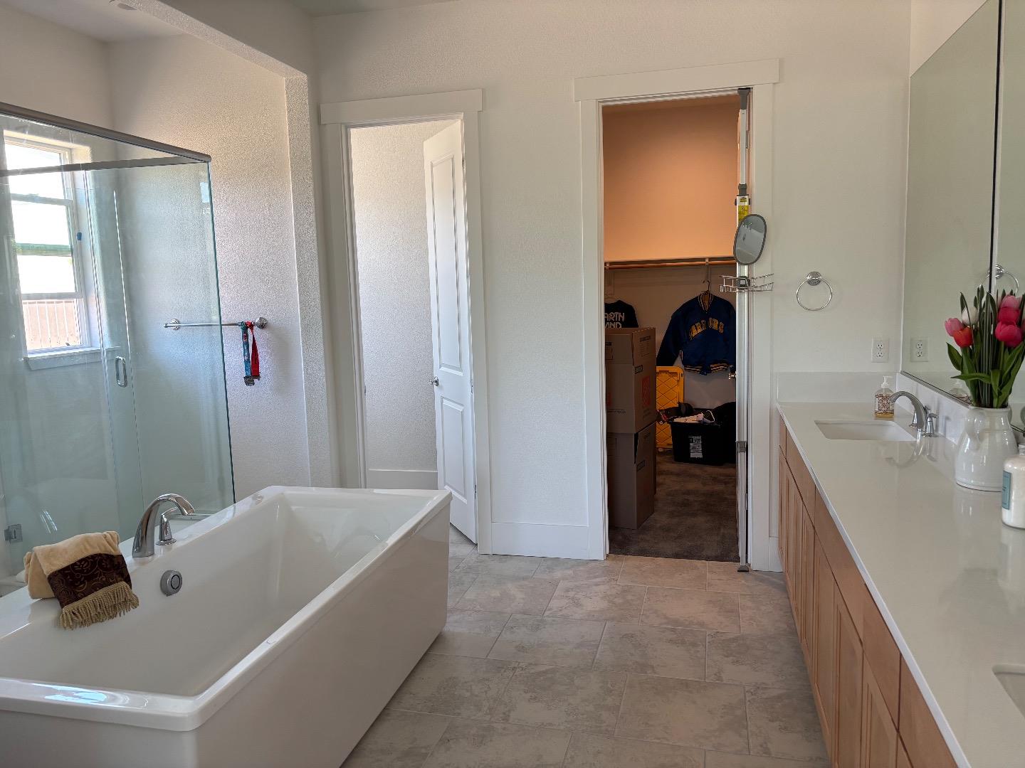 Detail Gallery Image 5 of 6 For 913 Rustic Elm Ct, Rocklin,  CA 95765 - 4 Beds | 3/1 Baths
