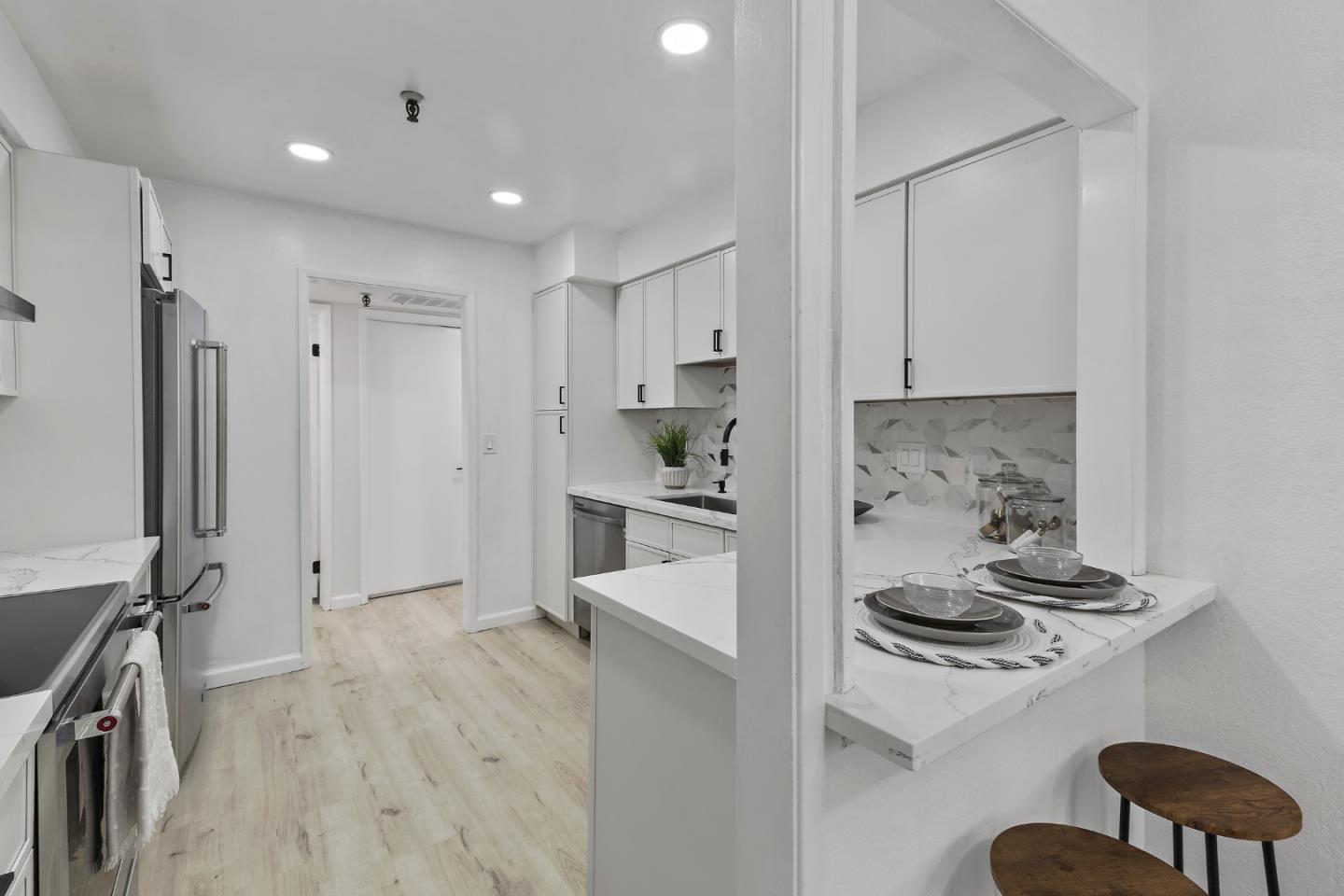 Detail Gallery Image 8 of 51 For 49 Showers Dr #K427,  Mountain View,  CA 94040 - 3 Beds | 2/1 Baths