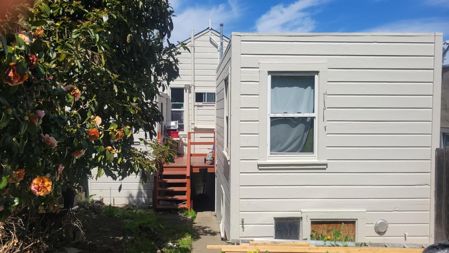 Detail Gallery Image 1 of 5 For 142 Maynard St, San Francisco,  CA 94112 - 3 Beds | 1 Baths