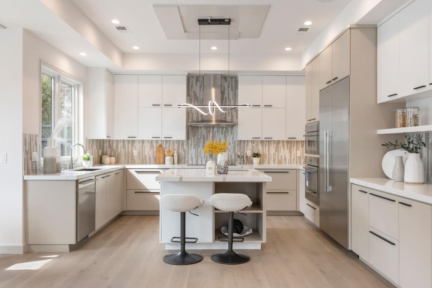 Detail Gallery Image 13 of 24 For 1004 Iris St, Redwood City,  CA 94061 - 5 Beds | 4 Baths