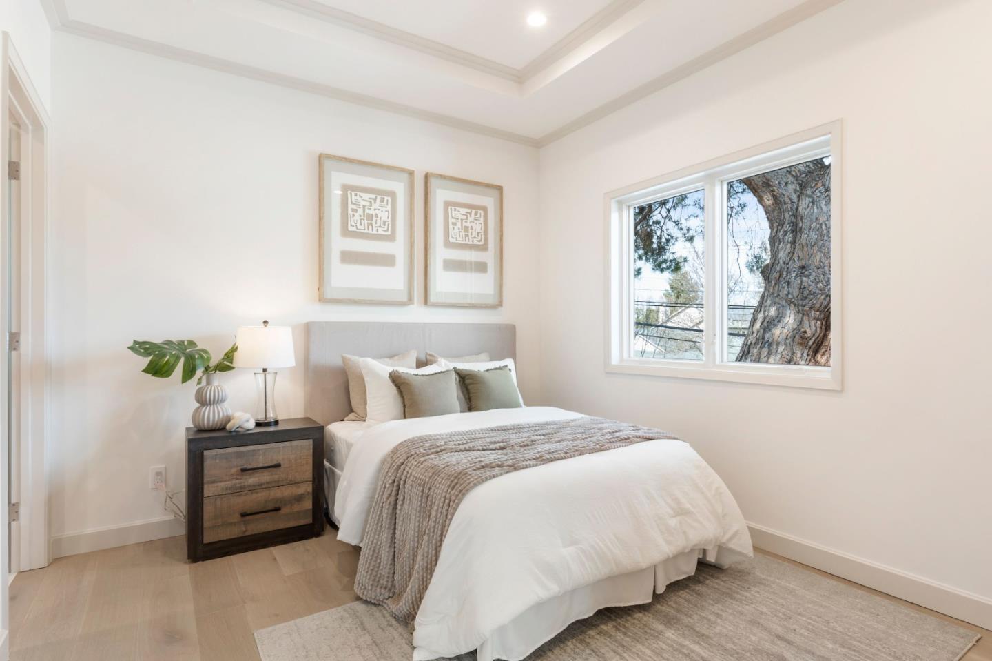 Detail Gallery Image 16 of 24 For 1004 Iris St, Redwood City,  CA 94061 - 5 Beds | 4 Baths